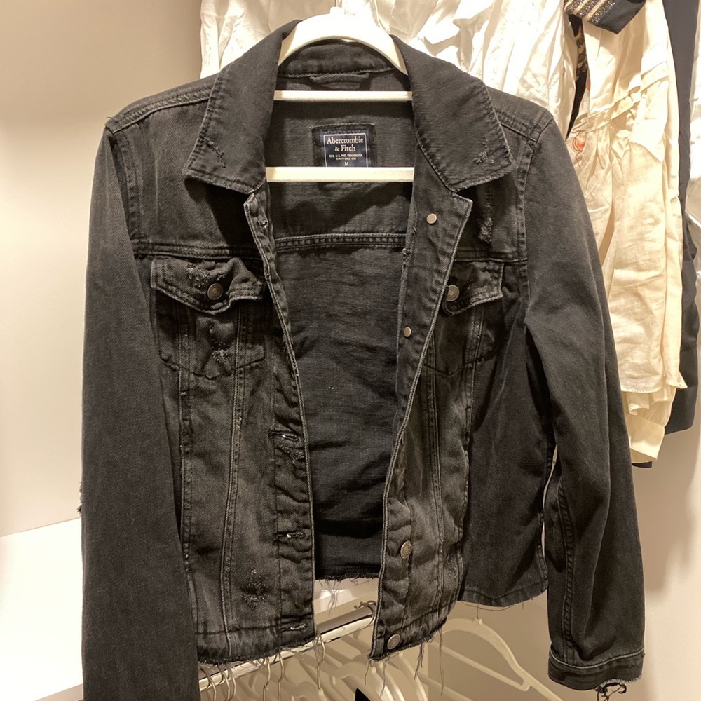 Beautiful Abercrombie & Fitch Jean jacket.